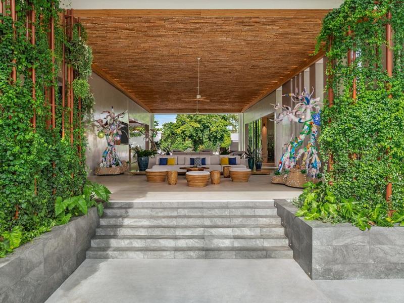 Le Meridien Phuket Mai Khao Beach Resort