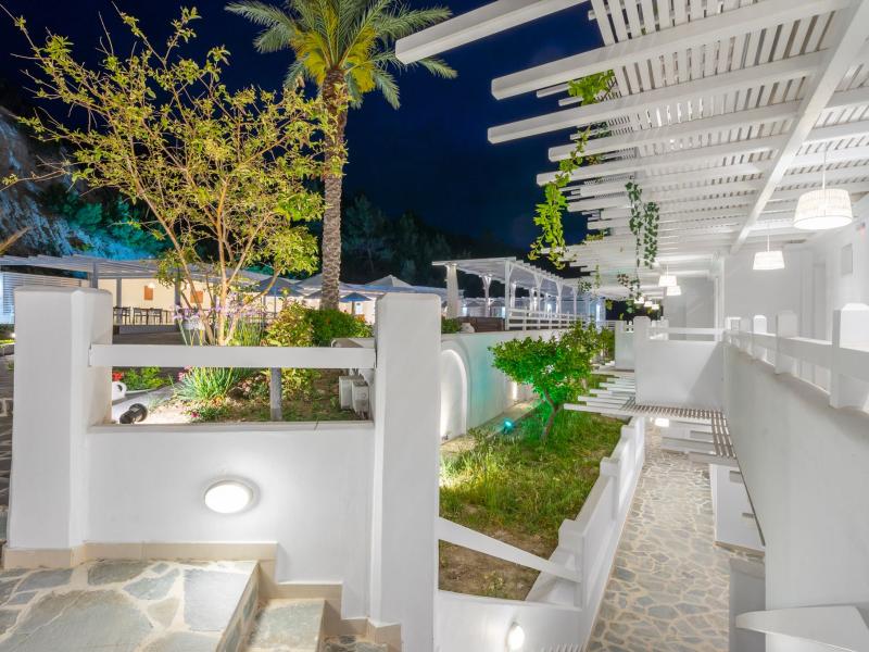 Aloe Hotel