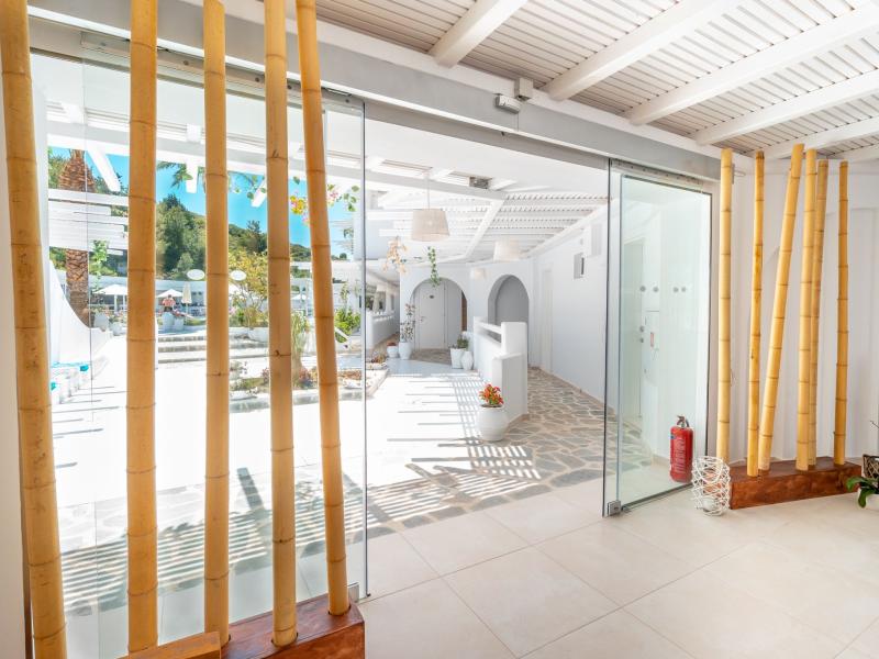 Aloe Hotel