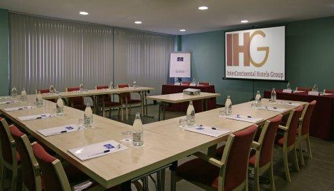 Holiday Inn Express Madrid-Airport
