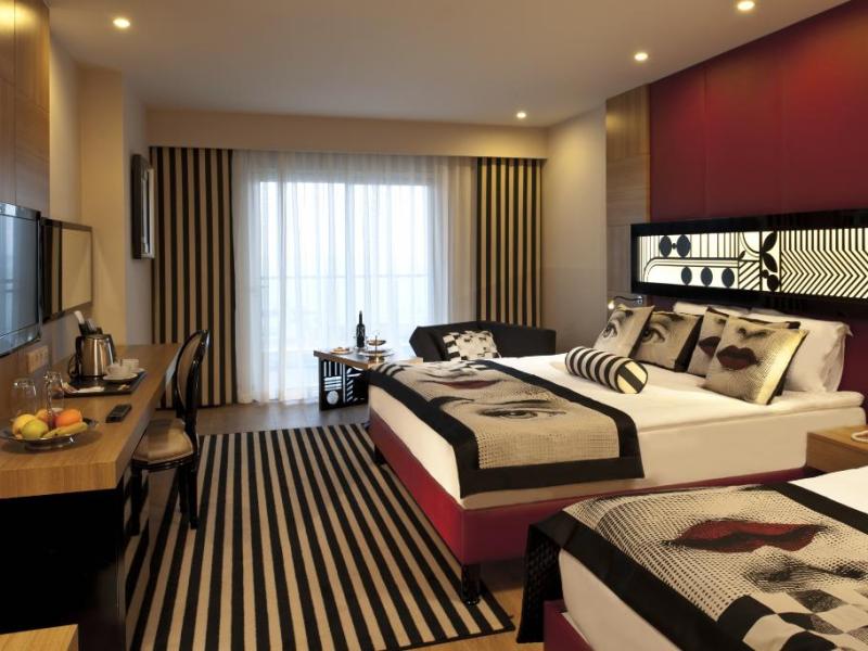 Delphin Imperial Lara