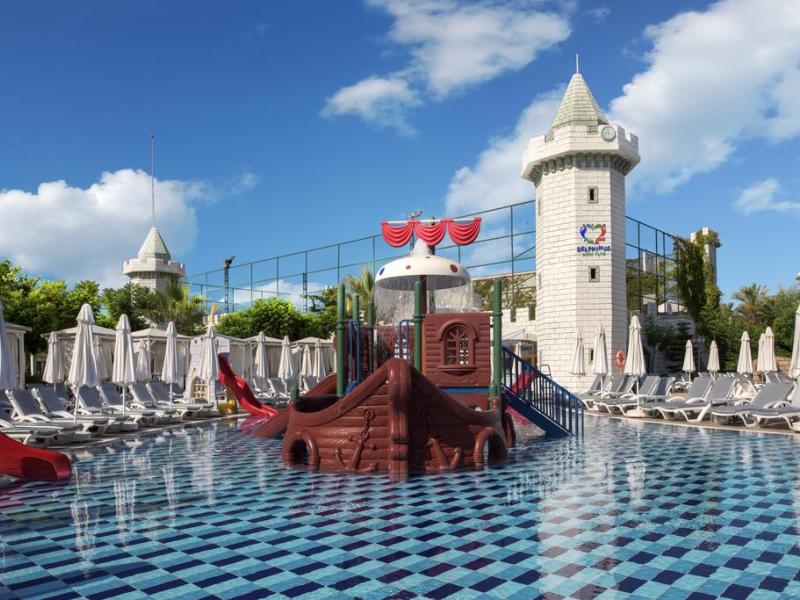 Delphin Imperial Lara