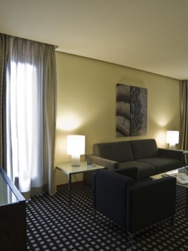 Silken Amara Plaza