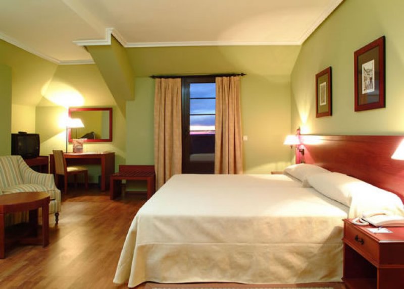 Tryp Segovia Los Angeles Comendador Hotel