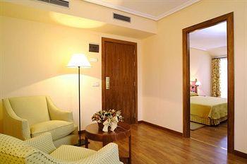 Tryp Segovia Los Angeles Comendador Hotel