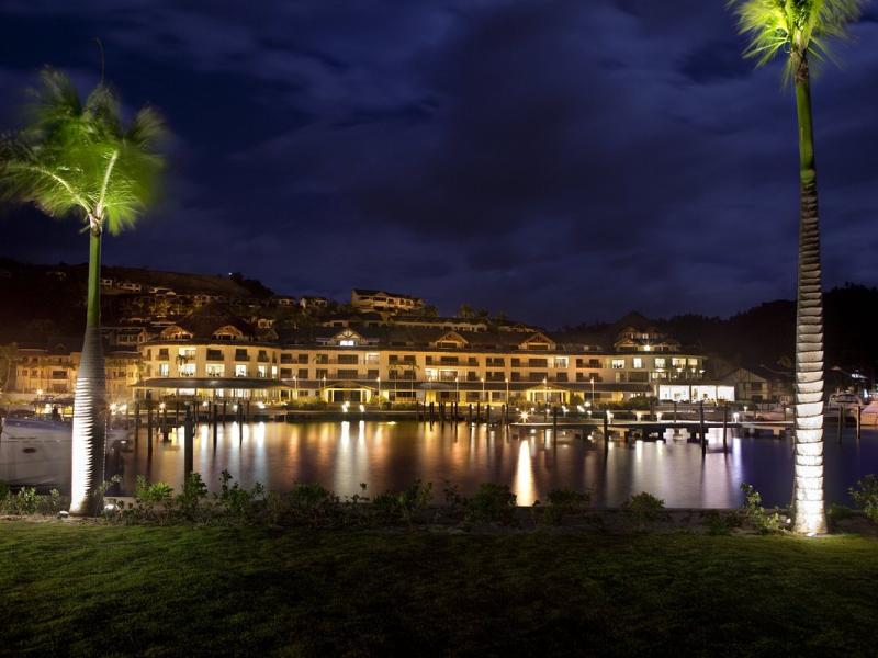 The Bannister Hotel & Yacht Club