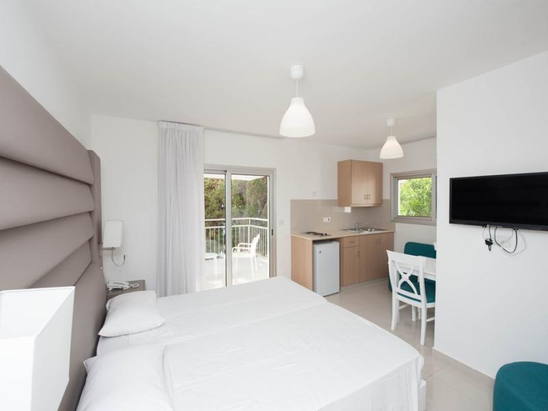 Tsokkos Holiday Apartments