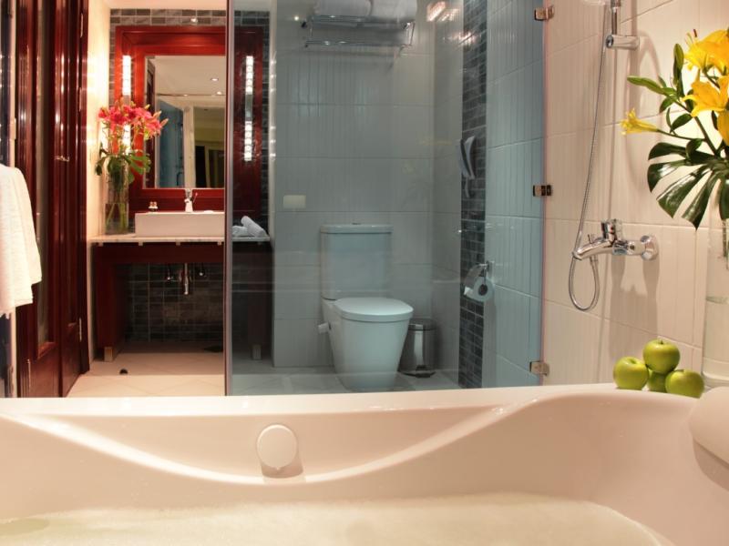 Xperience Sea Breeze Resort