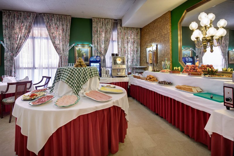 Hotel Reina Cristina 