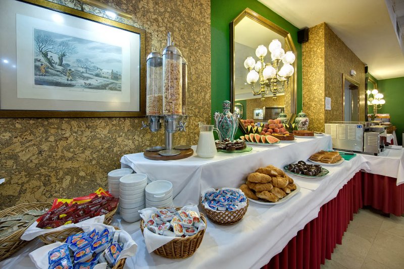 Hotel Reina Cristina 