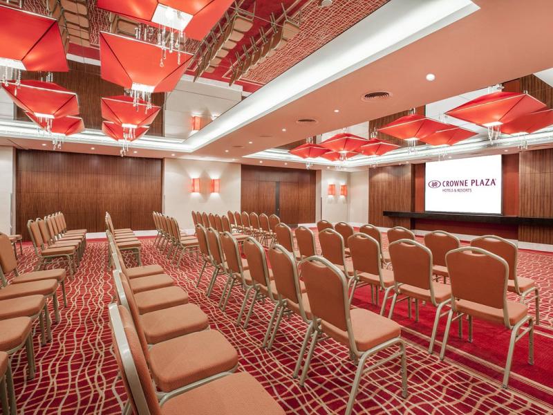 Crowne Plaza Dubai Deira