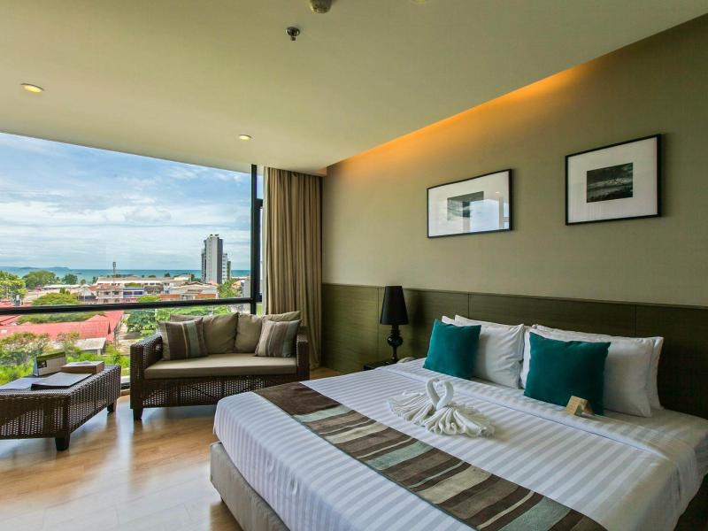 Altera Hotel and Residence by At Mind