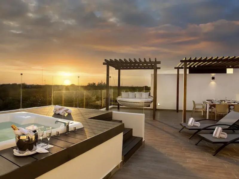 The Fives Beach Hotel & Residences