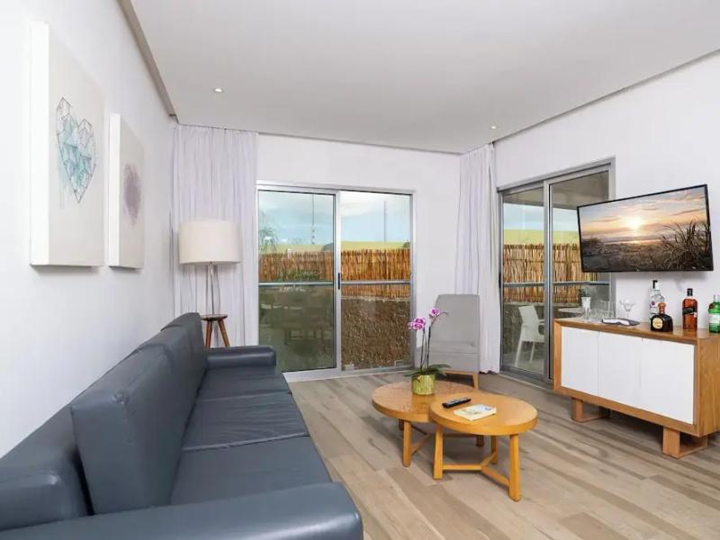 The Fives Beach Hotel & Residences
