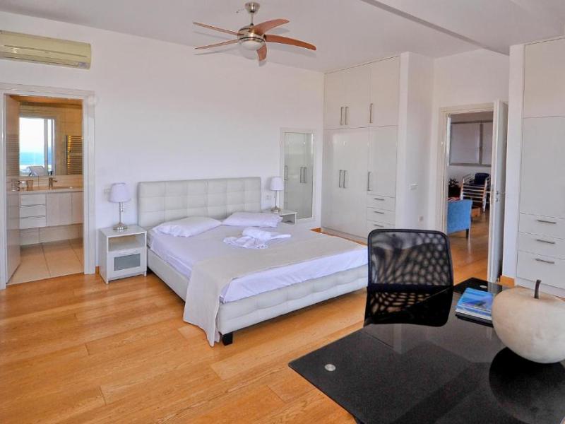 Theseus Beach Village