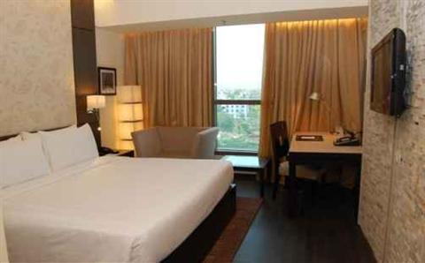 Fortune Select Metropolitan