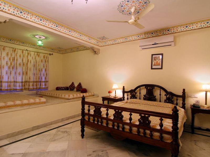 Amar Mahal Orchha
