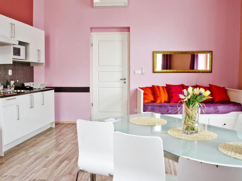 Royal Court Legerova