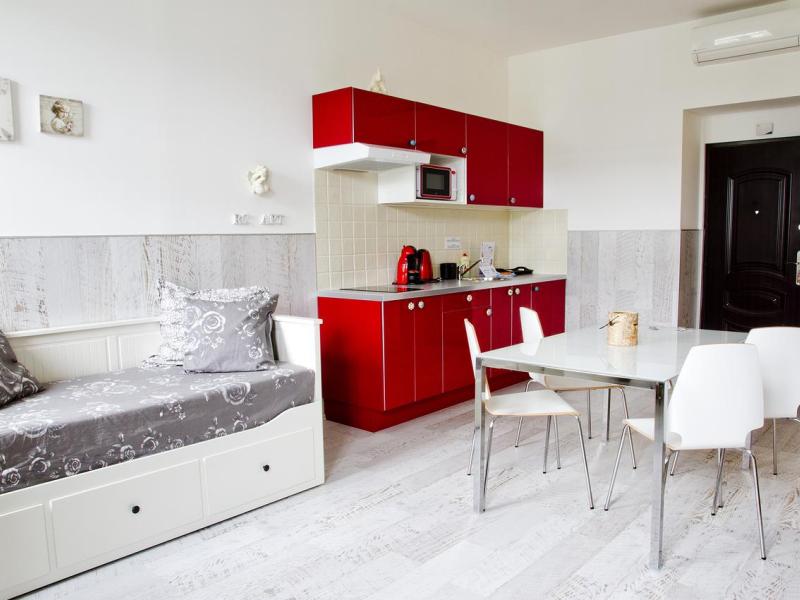 Royal Court Legerova