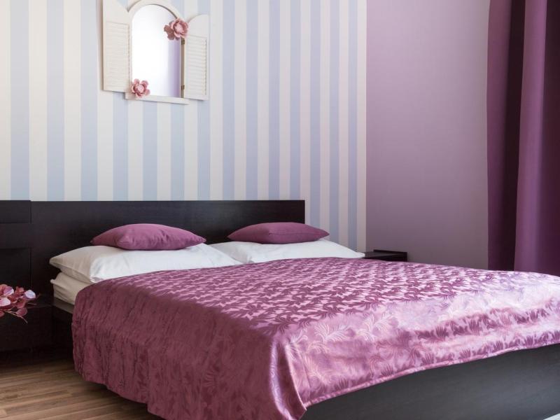 Royal Court Legerova