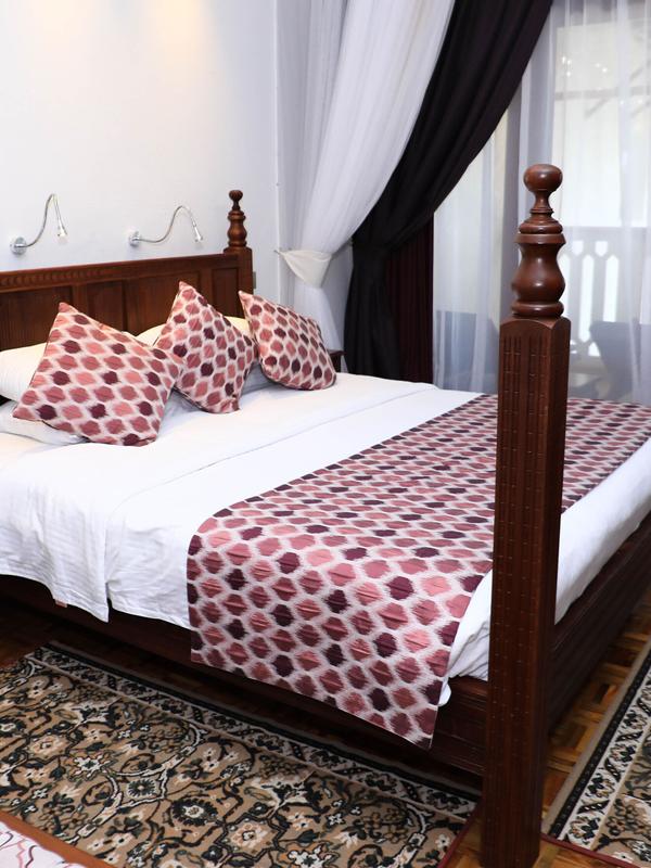 Travellers Beach Hotel & Club