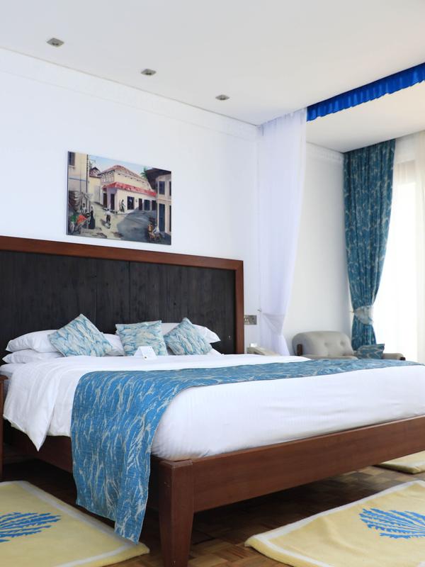 Travellers Beach Hotel & Club