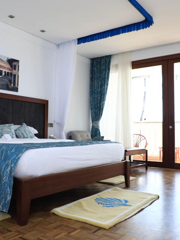 Travellers Beach Hotel & Club