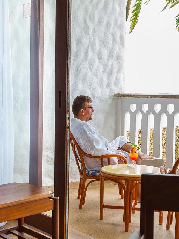 Travellers Beach Hotel & Club
