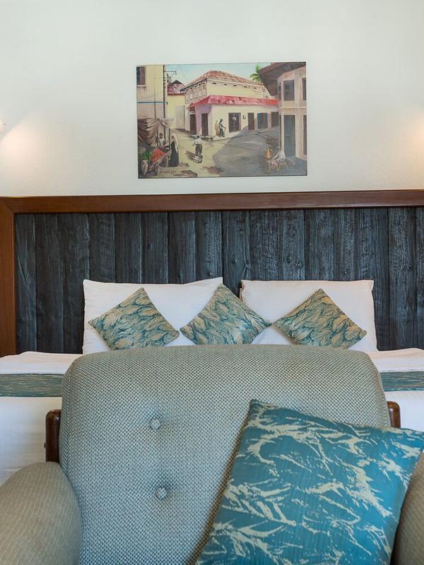 Travellers Beach Hotel & Club
