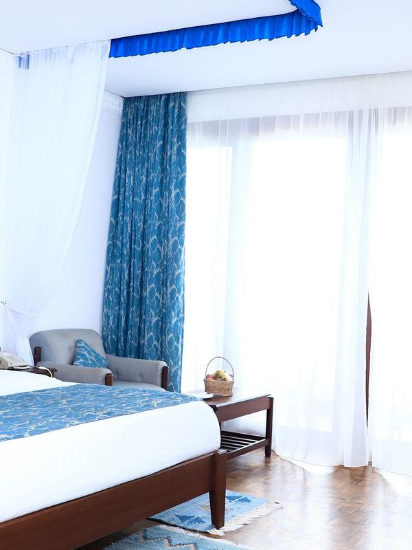Travellers Beach Hotel & Club