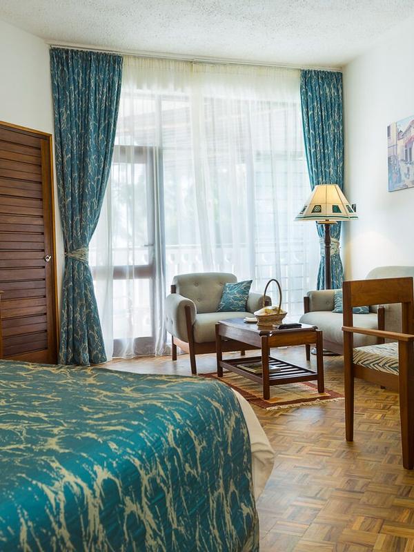 Travellers Beach Hotel & Club