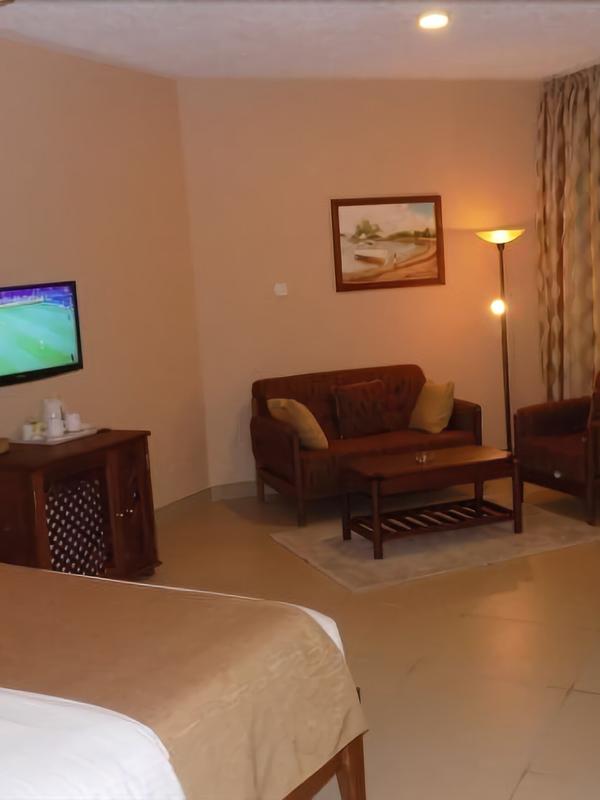 Travellers Beach Hotel & Club
