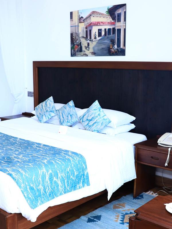 Travellers Beach Hotel & Club