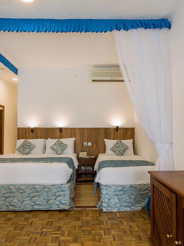 Travellers Beach Hotel & Club