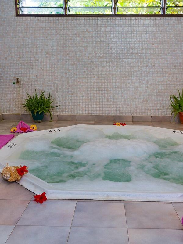 Travellers Beach Hotel & Club