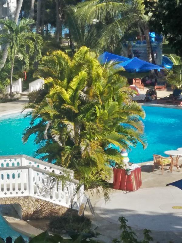 Travellers Beach Hotel & Club