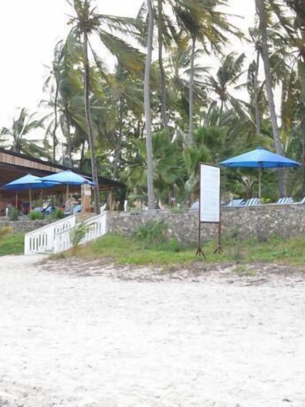 Travellers Beach Hotel & Club