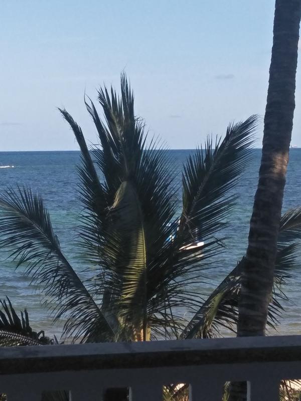 Travellers Beach Hotel & Club