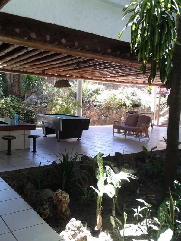 Travellers Beach Hotel & Club