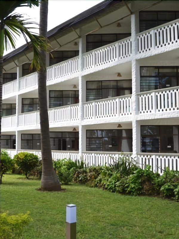 Travellers Beach Hotel & Club