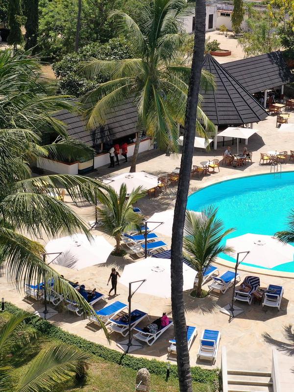 Travellers Beach Hotel & Club