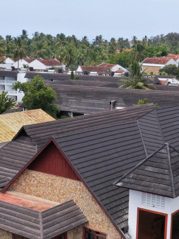 Travellers Beach Hotel & Club