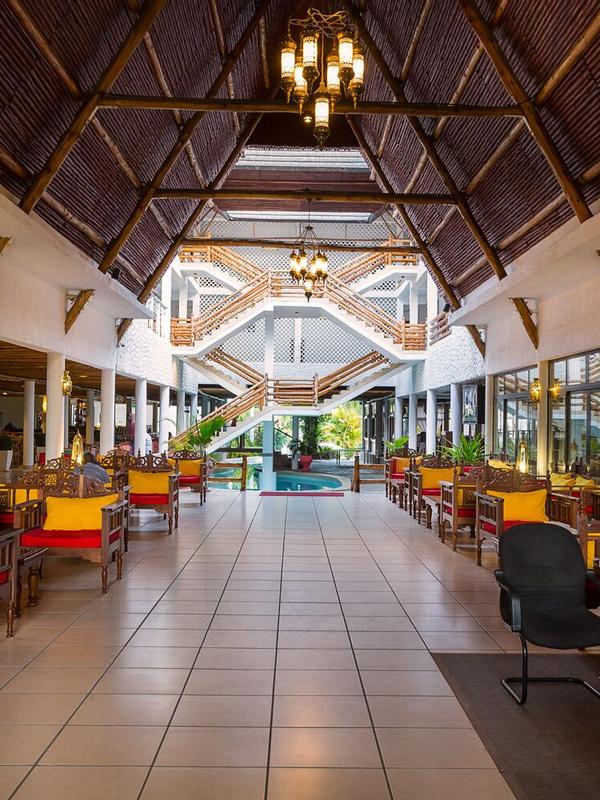 Travellers Beach Hotel & Club