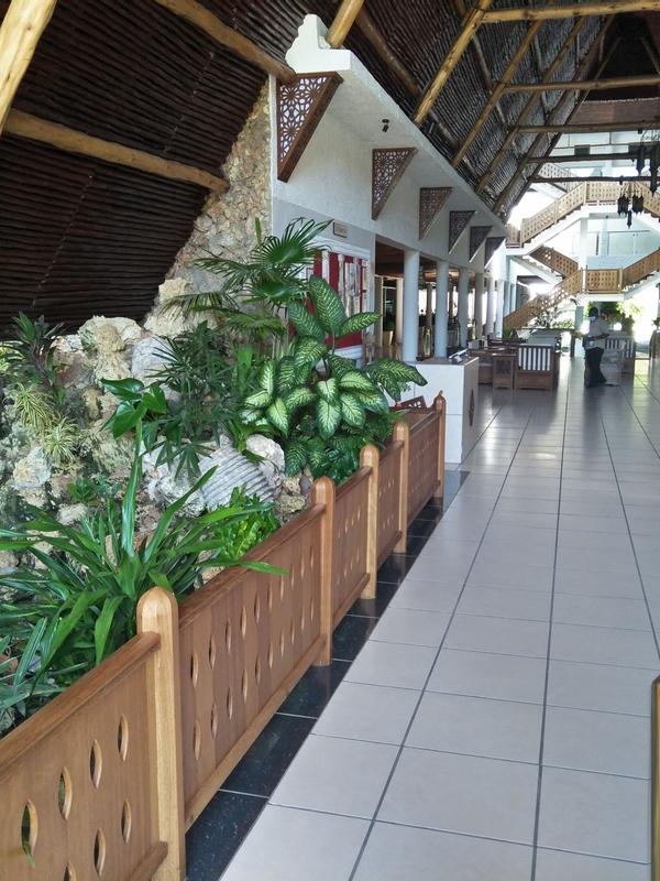 Travellers Beach Hotel & Club