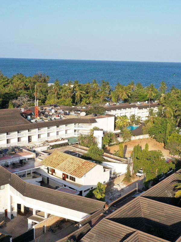 Travellers Beach Hotel & Club