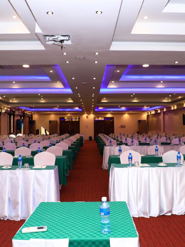 Travellers Beach Hotel & Club