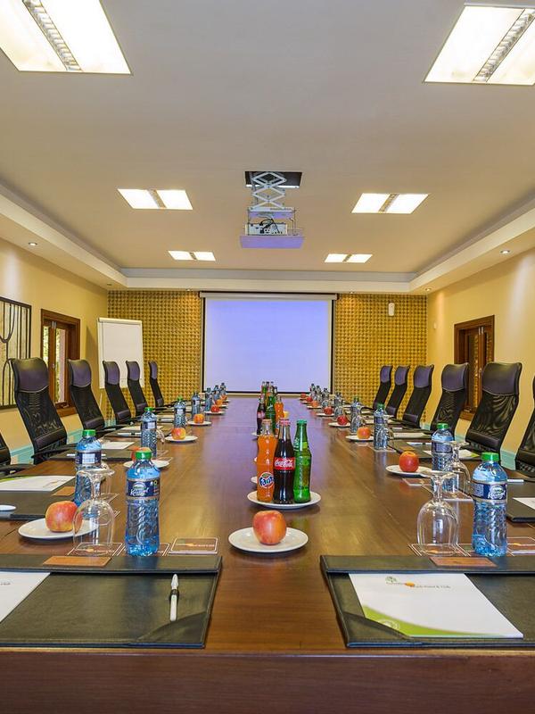 Travellers Beach Hotel & Club