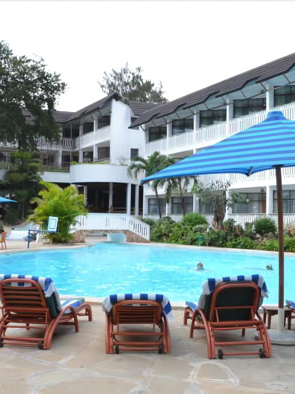 Travellers Beach Hotel & Club
