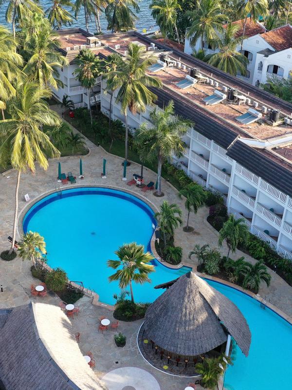 Travellers Beach Hotel & Club
