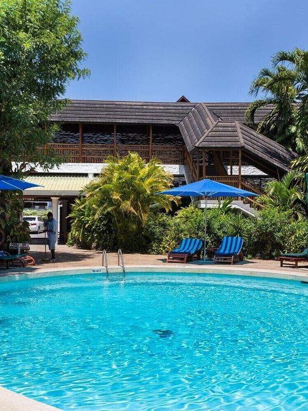 Travellers Beach Hotel & Club